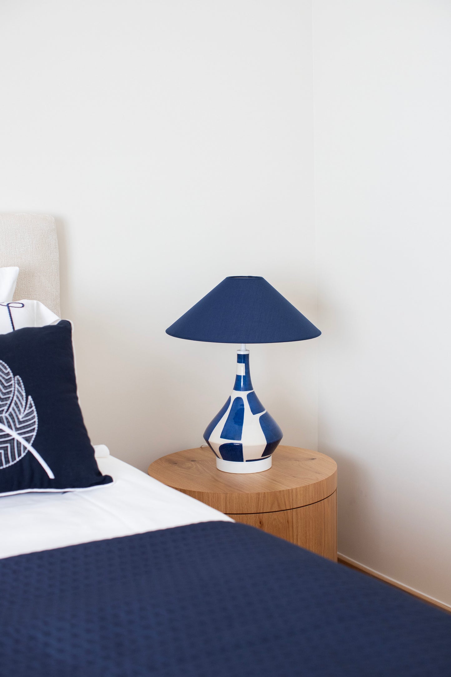 Manhattan El Yapımı Seramik Abajur